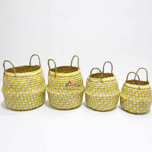 Panier de rangement durable tissé à la main en feuille de palmier à motif jaune pour un rangement élégant et un décor moderne - Product Image 6