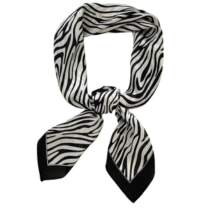Bandanas en soie imprimées personnalisées, foulards de tête en gros pour hommes et femmes, pour le camping, la randonnée, les voyages et les sports en plein air - Product Image 3