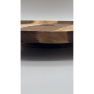 ถาดหมุนไม้แท้ทรงกลม งานแฮนด์เมด ดีไซน์มินิมอล สลักโลโก้ - Product Image 3