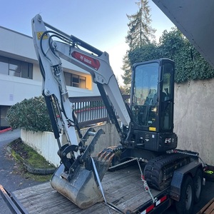 Excavatrice sur chenilles Bobcat E40 moderne avec technologie hydraulique performante, force de godet élevée et performance flexible - Product Image 1