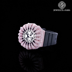 Reloj de Diamantes Moissanite Blancos con Correa de Goma, Estilo Hip Hop, Disponible a Precio Competitivo, de Exportador Indio - Product Image 1