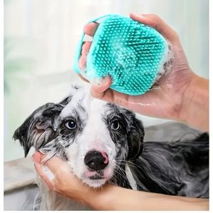 Spazzole per la toelettatura ergonomiche per animali domestici 2 pezzi in Silicone strumento per massaggio delicato setole blu rosa accessorio da bagno per cani gatti durevole - Product Image 1