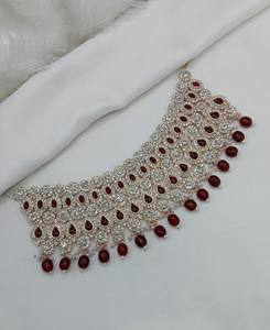 Exquisito Conjunto de Joyería Nupcial Étnica Chapada en Oro Rosa con Aleación, Collar Gargantilla de Piedra de Zirconia, Pendientes y Maang Tikka para Aniversario - Product Image 3