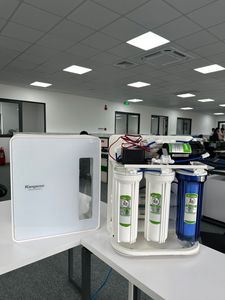 Purificador de Agua por Ósmosis Inversa (RO) de 7 Etapas con Hidrógeno, 100 GPD, Bomba Eléctrica y Sistema de Autolimpieza, Diseño de Cobertura Completa, Fabricado en Vietnam - Product Image 5