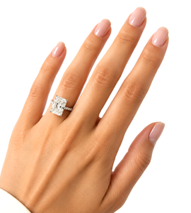 Anillo de compromiso de media eternidad con diamante radiante cultivado en laboratorio, halo oculto y engaste de púas, de oro blanco macizo de 14K y 18K, joyería fina al por mayor - Product Image 6