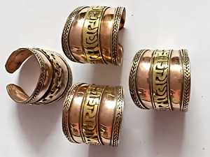 Anillos Religiosos Budistas Tibetanos con Símbolo Om, Turquesa y Aleación Plateada - Product Image 5