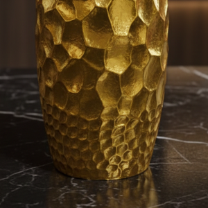 Vase en or coulé de luxe, texture martelée en nid d'abeille, vase décoratif moderne pour fleurs, porcelaine métallisée électro-plaquée, décoration de table - Product Image 6
