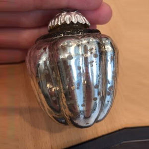 Caja Colgante Navideña de Metal Plateado de Estilo Occidental con Acabado de Plata de Increíble Calidad, Diseño de Papá Noel, para Venta al por Mayor a un Precio Impresionante - Product Image 1