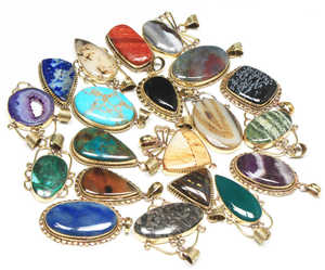 Prix d'usine Bijoux fantaisie en laiton plaqué or avec pierres précieuses mélangées, pendentifs breloques vintage, collier de cristaux assortis style religieux - Product Image 3