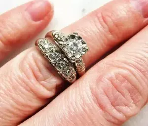 Conjunto de Anillos de Boda de Moissanita con Corte Redondo, Plata de Ley 925, Chapado en Oro, Estilo Vintage - Product Image 3