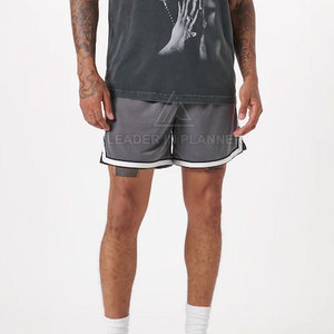 กางเกงขาสั้นผู้ชายผ้าตาข่ายระบายอากาศ แห้งเร็ว น้ำหนักเบา สวมใส่สบาย เอวกลาง ทรงลำลอง สีพื้น ขายดีประจำฤดูร้อน - Product Image 2