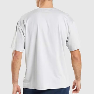 เสื้อยืดโอเวอร์ไซส์สีเทาอ่อนคุณภาพสูงสำหรับผู้ชาย แบบเรียบง่าย สไตล์สตรีทแวร์ คอกลม ผ้าฝ้ายนุ่ม ใส่สบายทรงหลวม เหมาะสำหรับฤดูร้อน - Product Image 4