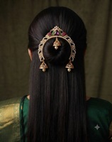 Épingle à cheveux ethnique traditionnelle, pince à chignon Jhumki, motif paon, accessoire de coiffure, bijou de mariage avec perles et pompons – Fabricant