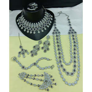 Magnifique ensemble de bijoux de mariée plaqué or 24 carats et rhodium avec pierres autrichiennes et perles - Design goutte d'eau - Product Image 1