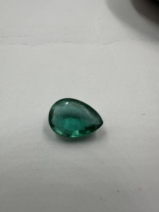 Émeraude naturelle zambienne de 4,70 carats, taille poire, pierre précieuse verte intense, taille bague - Product Image 2