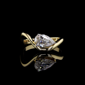 แหวนเพชรทรงลูกแพร์เพาะเลี้ยงในห้องปฏิบัติการแบบเดี่ยวลายคลื่น - Product Image 1