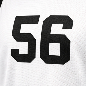Chaleco de entrenamiento blanco con el número 56 impreso en la espalda para práctica deportiva, diseño transpirable de tela de malla - Product Image 6