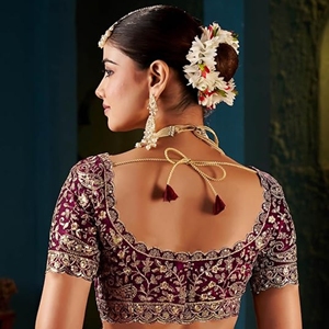 Sari de satén Fendy de diseño, pesado y brillante, con bordado completo en C Pallu y trabajo de corte, es un lujoso vestido étnico diseñado para mujeres. - Product Image 6