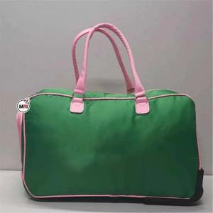 กระเป๋าล้อลาก ALPHA KAPA ALPHA สำหรับชมรมนักศึกษา กระเป๋าล้อลากแบบกรีก สีเขียวและชมพู พร้อมขั้นต่ำในการสั่งซื้อน้อย - Product Image 1