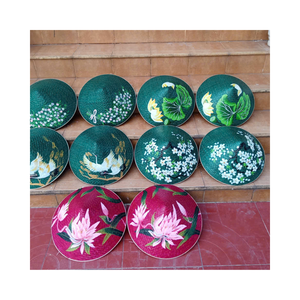 Chapeau conique traditionnel naturel fabriqué à la main en feuilles de palmier, chapeau de soleil vietnamien en paille pour le travail en extérieur et le tourisme - Product Image 2