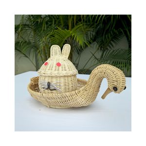 Cesta Decorativa Hecha a Mano de Ratán Blanco con Forma de Animal de Hien Luong, con Opciones de Personalización - Product Image 2