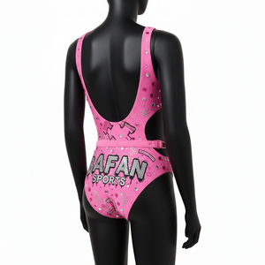 Maillot de bain une pièce pour femme en tissu Spandex premium, rouge et noir, avec empiècements latéraux en mesh, logo personnalisé par transfert thermique. - Product Image 3