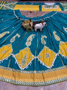 Traditional Indian Wedding Lehenga Choli Set For Women Embroidered Floor-Length Loose Fit Party Wear <b>Dress</b> - Product Image 3
