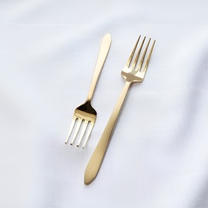 Fourchette en or avec manche en métal, acier inoxydable de qualité supérieure, fourchette de table élégante, couverts raffinés pour les dîners formels, événements haut de gamme, occasions spéciales - Product Image 3