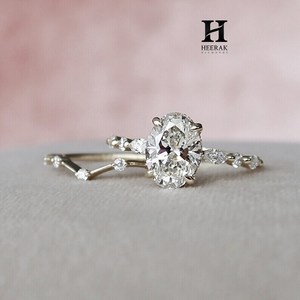 Bague de fiançailles vintage en or rose 14 carats avec diamant de laboratoire taille ovale, motif feuille et vigne inspiré de la nature, bijou de mariée unique - Product Image 5