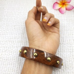 สร้อยข้อมือเรซิ่นประดับดอกไม้แห้งทำมือจากธรรมชาติ สร้อยข้อมือดอกเดซี่แห้ง สร้อยข้อมือสแตนเลสสำหรับผู้หญิง - Product Image 2