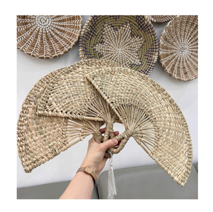 พัดไม้ไผ่ทำมือ งานสานธรรมชาติ พัดตกแต่งแบบดั้งเดิม งานฝีมือตกแต่งบ้าน - Product Image 1