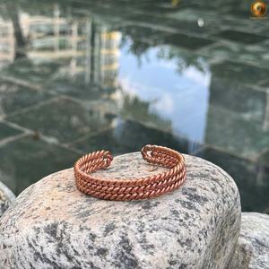Brazalete trenzado de cobre puro hecho a mano, triple hebra, joyería artesanal de metal y cobre, cable trenzado, joyería curativa para hombres y mujeres, regalo OEM. - Product Image 3