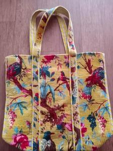 Bolsos de mano acolchados de terciopelo estampado, bolsos acolchados de terciopelo con estampado indio a mano. - Product Image 5