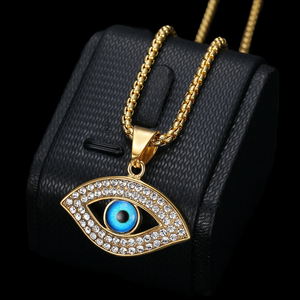 Pendentif en diamant Mossinate style urbain avec chaîne pour la photographie de mode et les tendances streetwear - Product Image 4