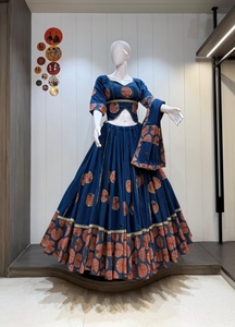 Lehenga Choli en Chiffon Noir Vintage à Imprimé Patchwork Brodé avec Découpes et Ourlet Plissé pour Tenue de Soirée Ethnique Femme - Product Image 5