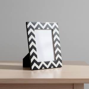 Cadre photo en os incrusté fait main |   Motif Chevron en Résine |   Cadre photo élégant pour table - Product Image 3