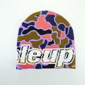 Bonnet d'hiver en acrylique tricoté camouflage avec logo jacquard personnalisé et revers à logo, style bonnet court - Product Image 3