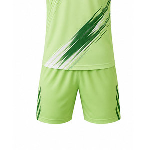 Tenue de football personnalisée pour équipe, maillot et short sublimés de haute qualité, conçus pour les entraînements, les matchs et les compétitions. - Product Image 6