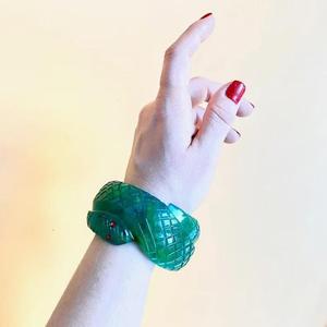 Brazalete de Resina con Patrón de Diamantes, Técnica de Fundición Artística, Joyería Ecológica, Pieza Coleccionable HASAN CRAFT HC-0001 - Product Image 3