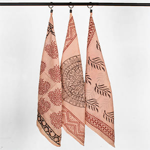 ผ้าเช็ดหน้าแฮนด์บล็อก 100% ผ้าฝ้ายคุณภาพสูง 55 ซม. ย้อมสีธรรมชาติ ผ้าพันคอพิมพ์ลายสไตล์บากรุ ชุดผ้าพันคอแบบอินเดียสำหรับพันศีรษะและคอ - Product Image 5