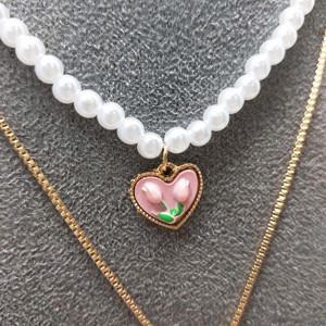 Collar Multicapa con Colgante de Tulipán en Forma de Corazón, Cadena Chapada en Oro, Perlas y Cuentas, Joyería Floral Linda para Mujer, Uso Diario - Product Image 4