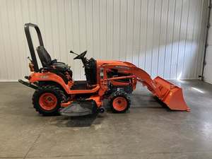 Tractor Utilitario Kubota Lx3310, Máquina Compacta de Alto Rendimiento con Cargador Frontal, Equipo Agrícola Listo para Trabajo Pesado - Product Image 3