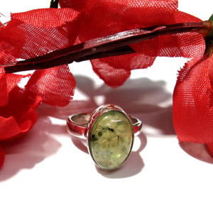 Anillo de Prehnita Natural con Plata de Ley 925, Corte Cojín, Hecho a Mano, Estilo Bohemio, Joyería Certificada por Terceros - Product Image 3