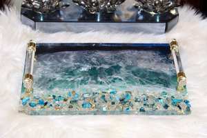 Bandeja Decorativa Grande Pintada a Mano TIMELESS CRAFT HANDMADE, con Asas de Cristal Dorado y Diseño de Geoda Turquesa - Product Image 2