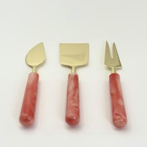 Nuevo Juego de 3 Utensilios para Queso de Acero Inoxidable con Acabado Dorado y Mango de Resina para Uso en el Hogar, Hotel, Restaurante y Mesa de Cocina - Product Image 2