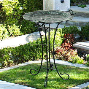 Bain d'oiseaux élégant en métal pour jardin, bassin décoratif extérieur au design moderne, base robuste, résistant à la rouille, abreuvoir pour oiseaux - Product Image 4