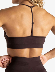 Ensemble de sport 2 pièces pour femme : Soutien-gorge court rembourré personnalisé et short de yoga taille haute sculptant les hanches pour la gym et le fitness - Product Image 3