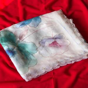 VASTRA COTTAGE Fendy Saree de Satén con Estampado Floral Digital Multicolor, Bordado Hecho a Mano y Borde Aari con Trabajo de Calado, Prenda de Diseño - Product Image 5