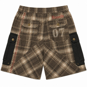 Shorts cargo boxers à carreaux crème Y2K pour hommes, streetwear multi-poches, accents noirs sur les poches, faible MOQ, shorts utilitaires - Product Image 3