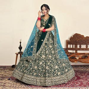 Conjunto de Lehenga de Terciopelo de Lujo con Artesanía Ornamentada |   Traje Tradicional de Novia para Comercio Internacional - Product Image 2